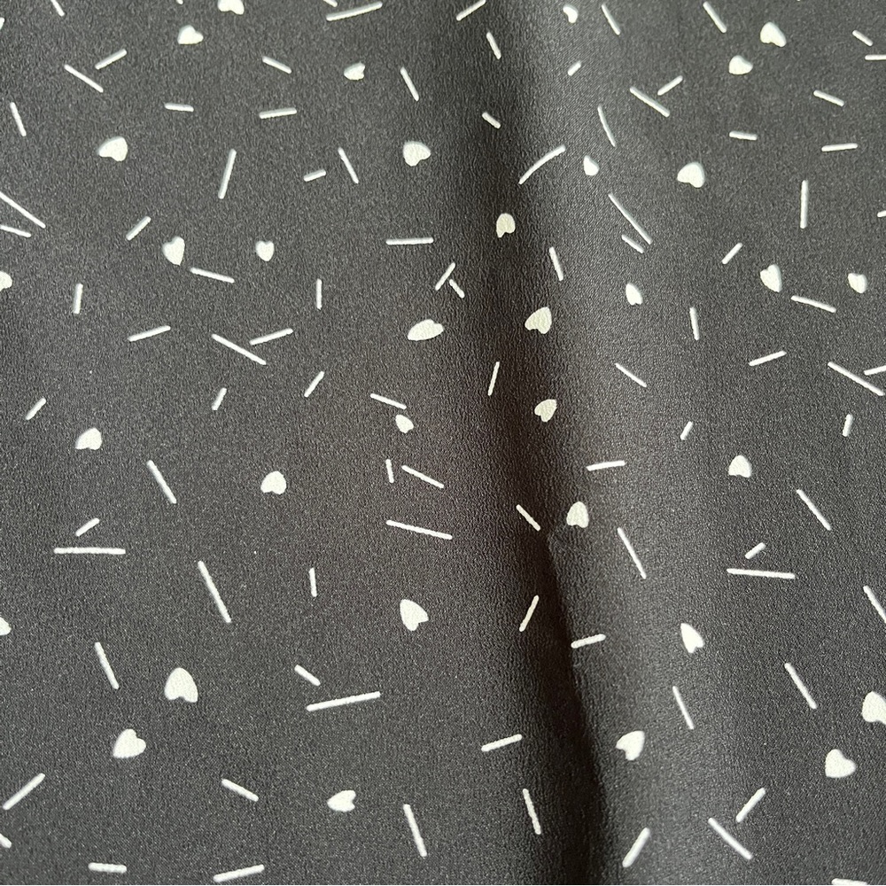 NWOT • Dalia Black and White Cap Sleeve Blouse - Picture 4 of 8